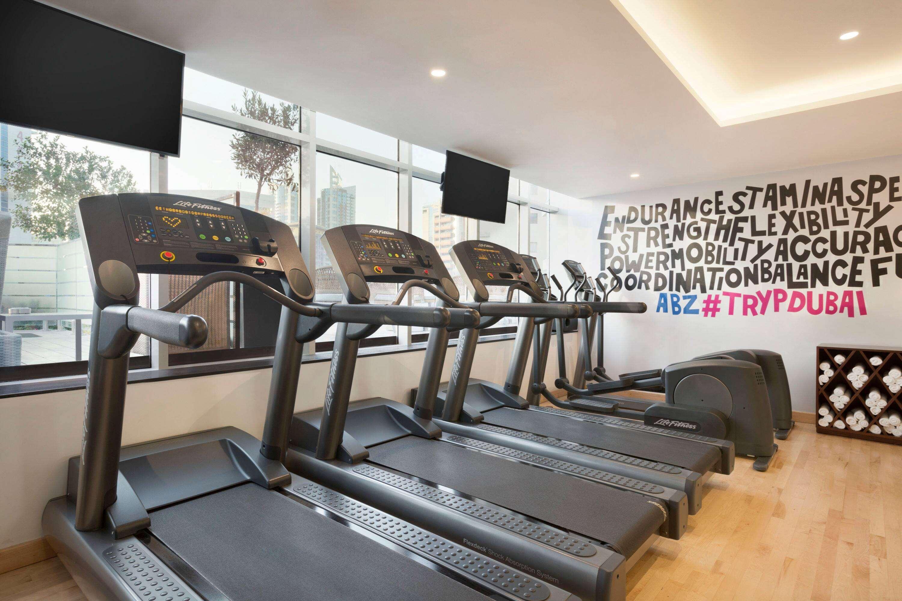 Tryp By Wyndham Dubai Hotel Ngoại thất bức ảnh Life Fitness