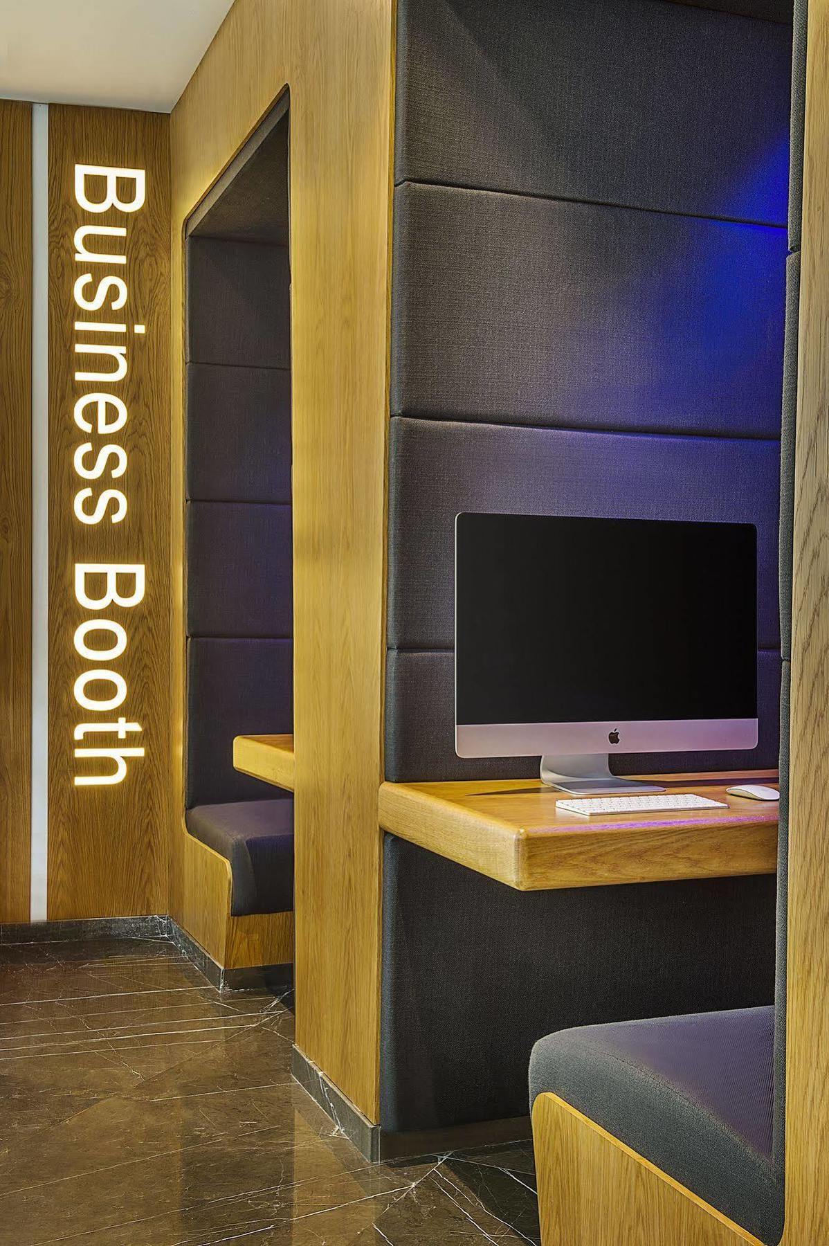 Tryp By Wyndham Dubai Hotel Ngoại thất bức ảnh Business Booth